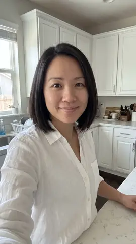 Linh, AI actor, 35