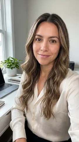 Lucia, AI actor, 34