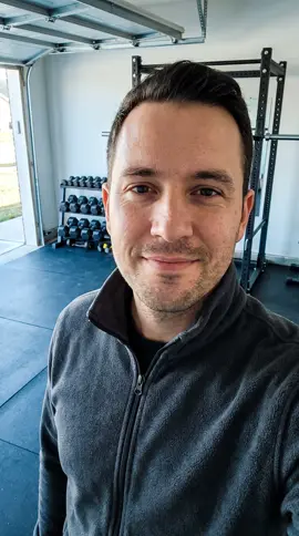 Luke, AI actor, 34