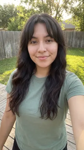 Mariana, AI actor, 21