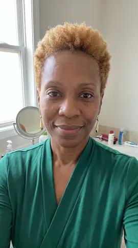 Nia, AI actor, 52