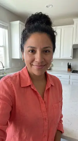 Valeria, AI actor, 36